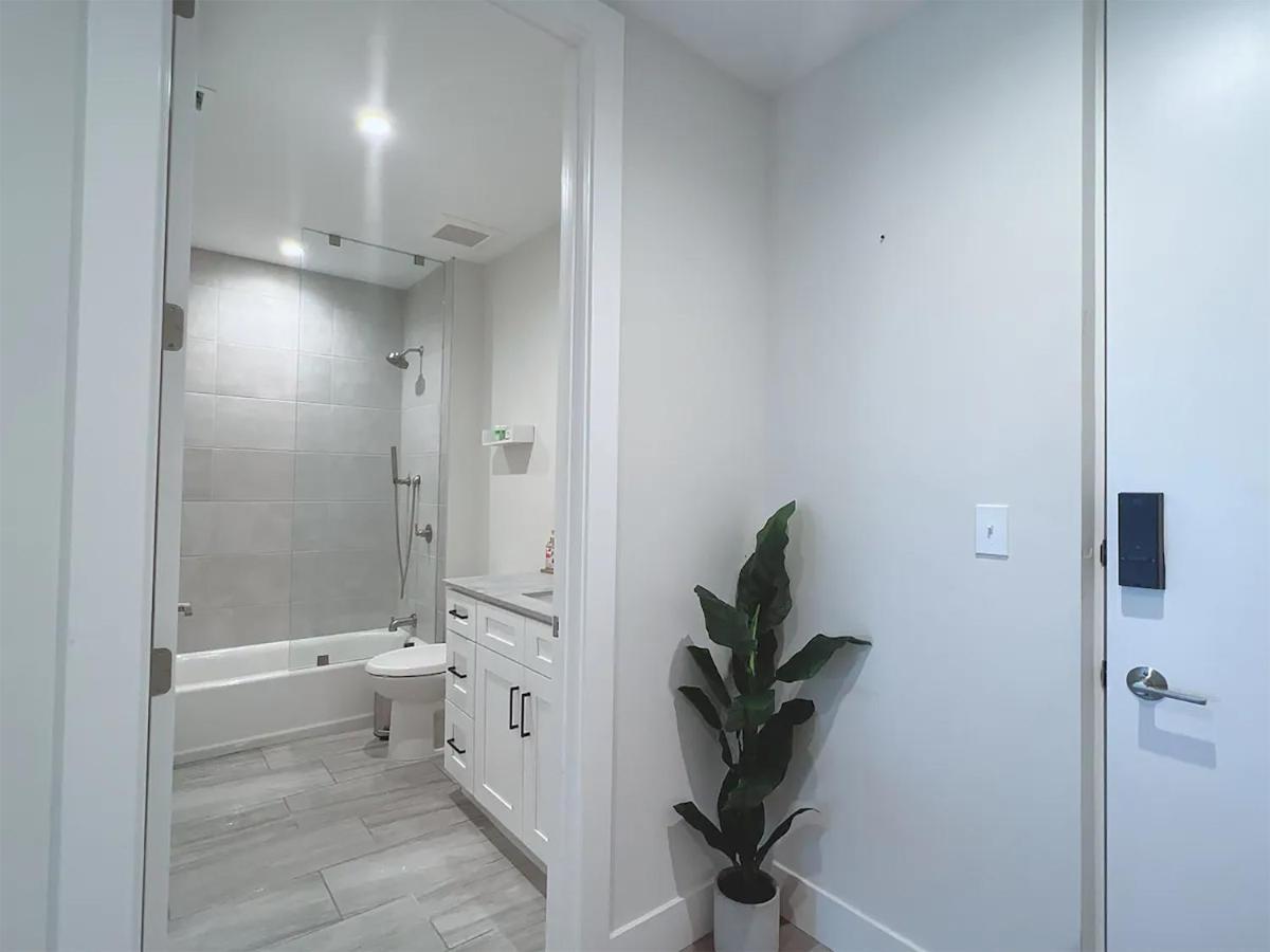 Lux Property Great For 1 To 8 Guests-Family Trip ,5Beds 2Rooms Staycation With Gym And Ev, Proximity To Downtown And Beaches 西棕榈滩 外观 照片