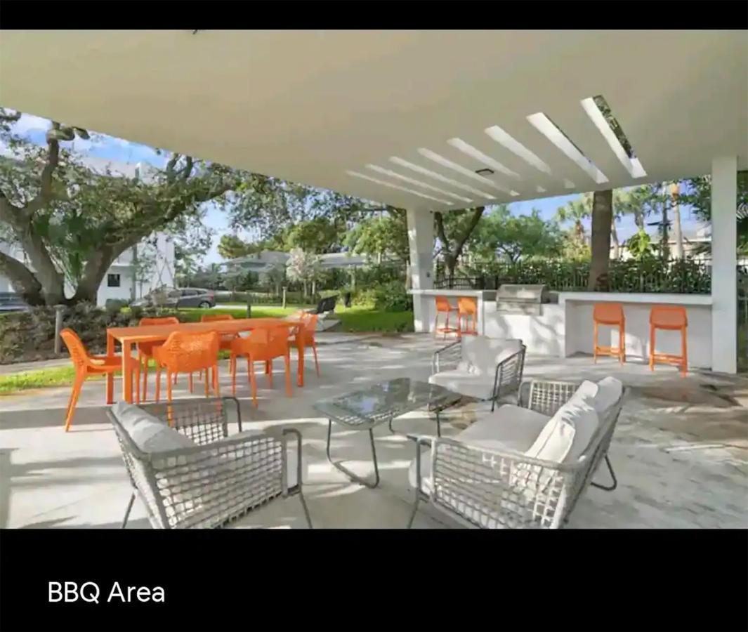 Lux Property Great For 1 To 8 Guests-Family Trip ,5Beds 2Rooms Staycation With Gym And Ev, Proximity To Downtown And Beaches 西棕榈滩 外观 照片