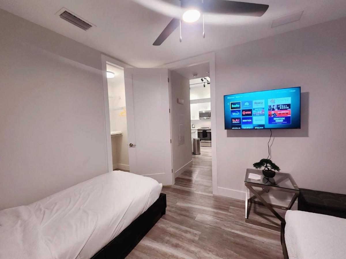 Lux Property Great For 1 To 8 Guests-Family Trip ,5Beds 2Rooms Staycation With Gym And Ev, Proximity To Downtown And Beaches 西棕榈滩 外观 照片