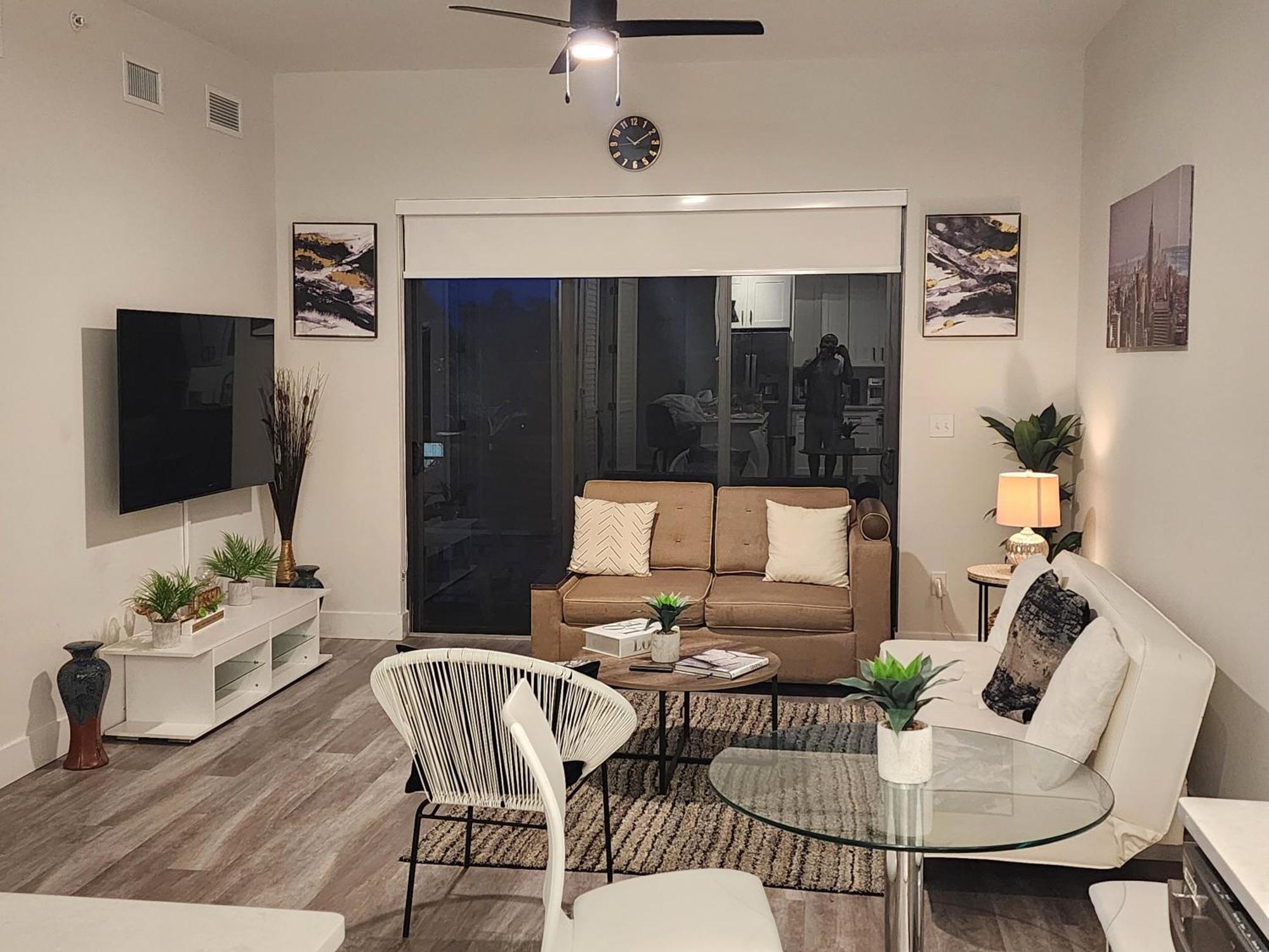 Lux Property Great For 1 To 8 Guests-Family Trip ,5Beds 2Rooms Staycation With Gym And Ev, Proximity To Downtown And Beaches 西棕榈滩 外观 照片